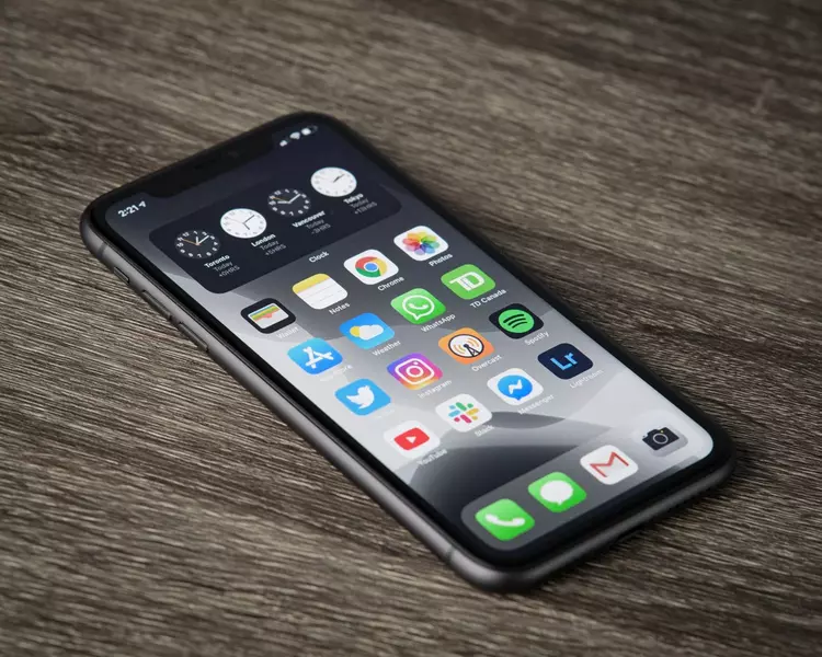 Read more about the article Best Unlocked Phones Under $200