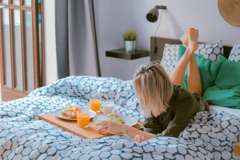 Read more about the article 5 Best Economical Iron Platform Bed Frames You will Love to Have in Your Bedroom