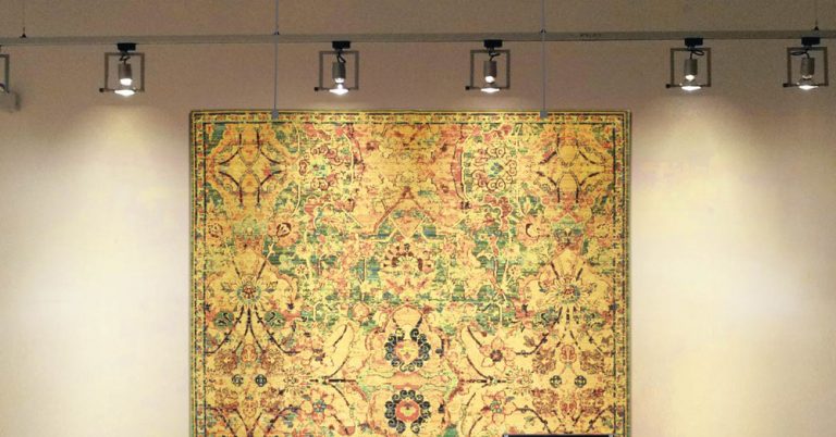 Read more about the article 5 Best Ways to Hang Tapestry & Quilt Hangers on Walls – Rug Hanger You will Love