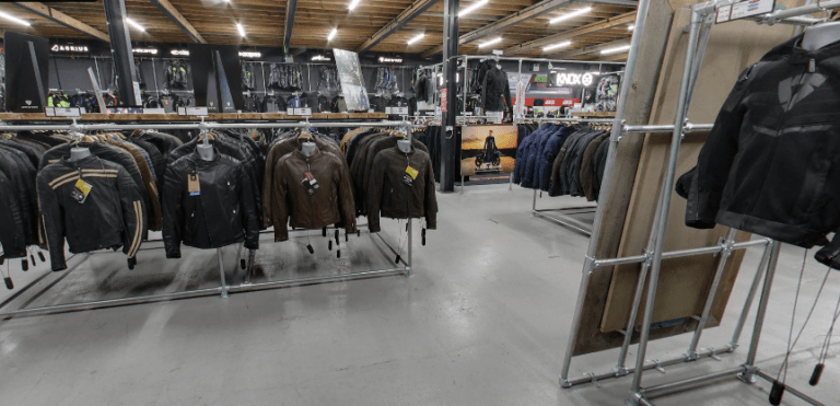 Read more about the article Uncover the Best Leather Jacket Women & Men in Preston