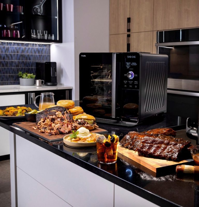 Read more about the article Unveiling the GE Profile Smart Indoor Electric Smoker for Your Kitchen