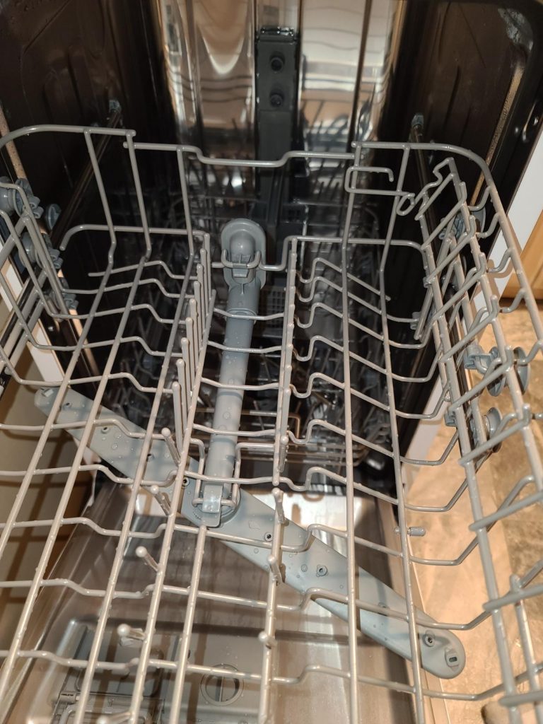 SPT SD-9263W 18″ Wide Portable Dishwasher with ENERGY STAR, 6 Wash Programs, 8 Place Settings and Stainless Steel Tub – White