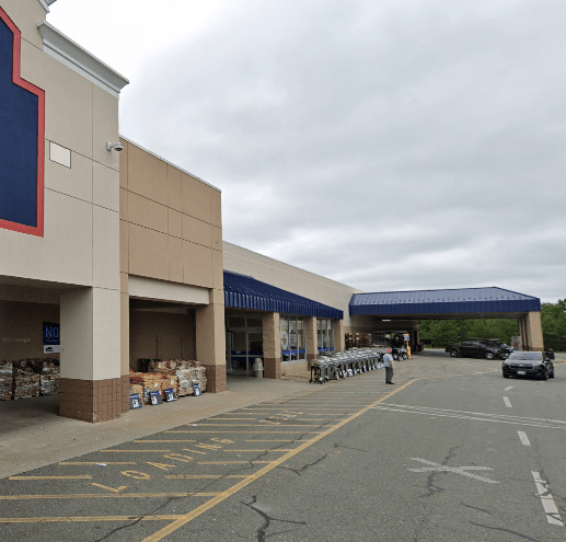 Lowe's Outlet in Brockton ,MA,USA
