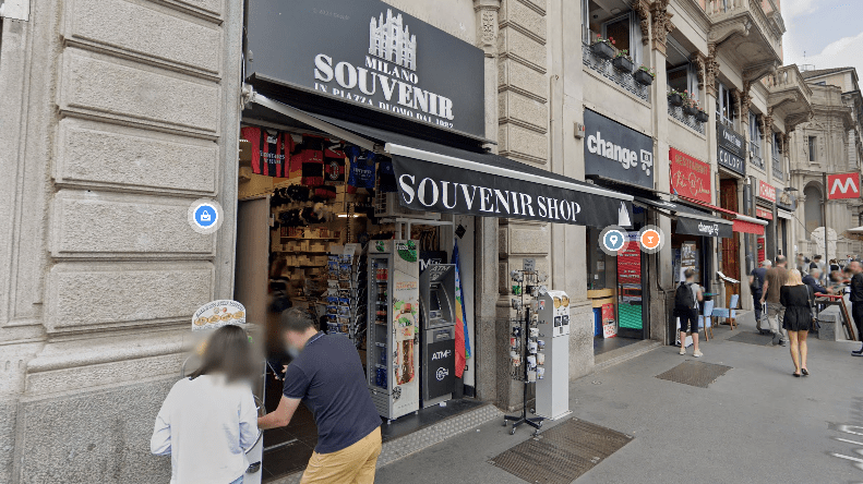 Milano Souvenir - in Piazza Duomo dal 1982  Best Souvenir Shops in Milan Must-Visit