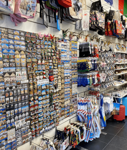 Read more about the article 5 Top Milan Souvenir Shops – Best Souvenir from Milan Italy