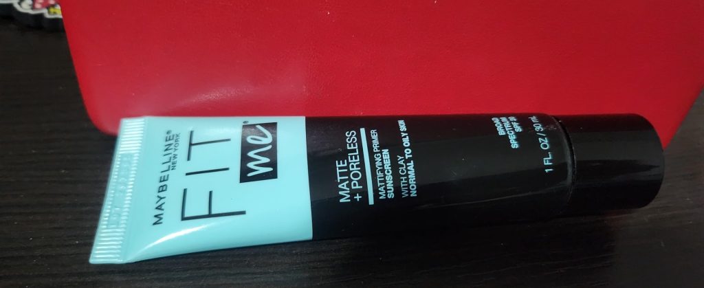 Maybelline Fit Me Matte + Poreless Mattifying Face Primer Makeup With Sunscreen, Broad Spectrum SPF 20, 16HR Wear, Shine Control, Clear, 1 Count