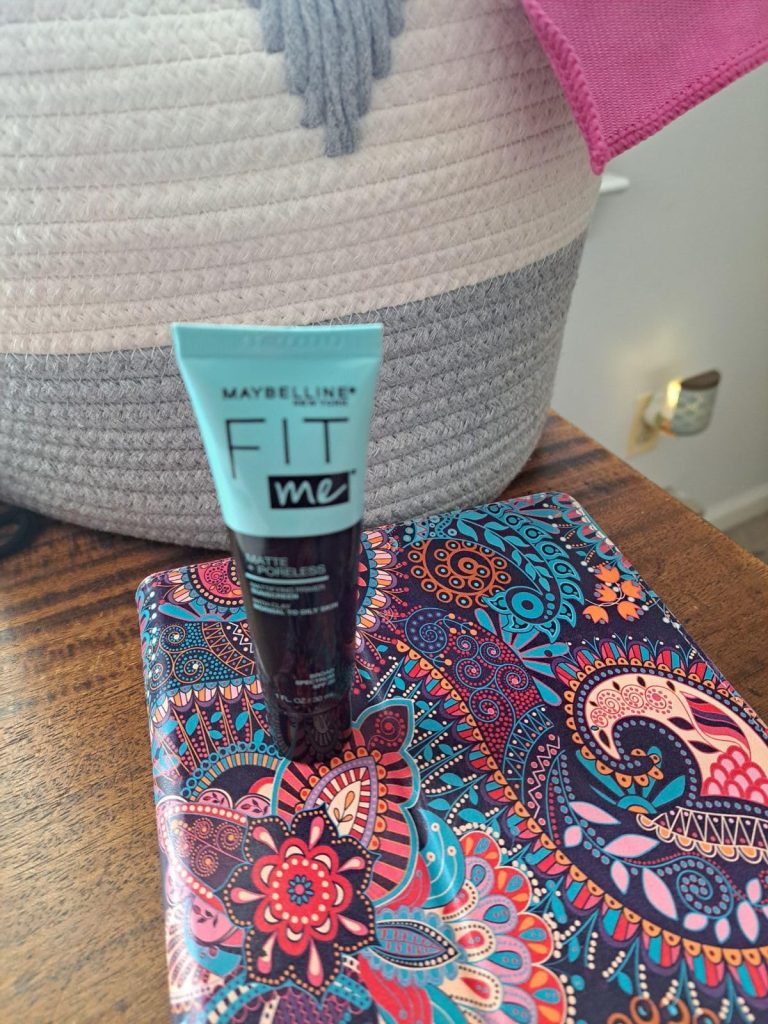 Maybelline Fit Me Matte + Poreless Mattifying Face Primer Makeup With Sunscreen, Broad Spectrum SPF 20, 16HR Wear, Shine Control, Clear, 1 Count